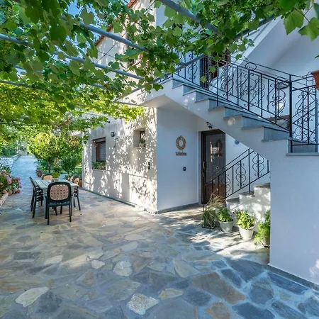 Vasilia Apartment *
